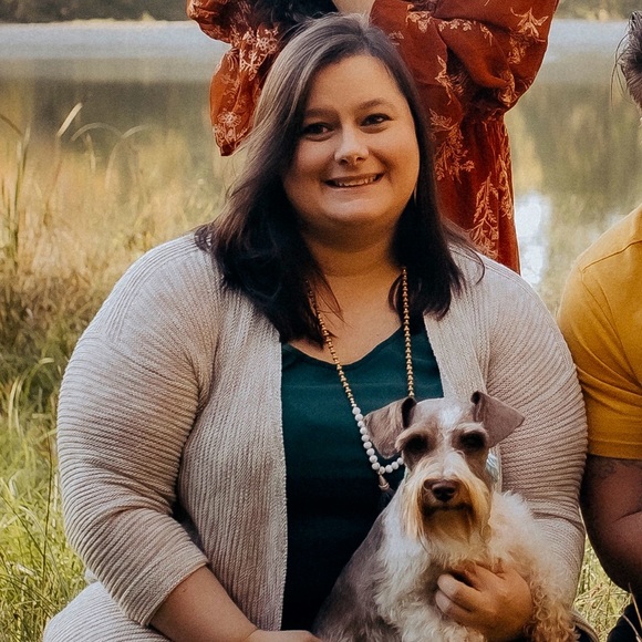 Meet your Posher, Cheryl - Picture 1 of 2